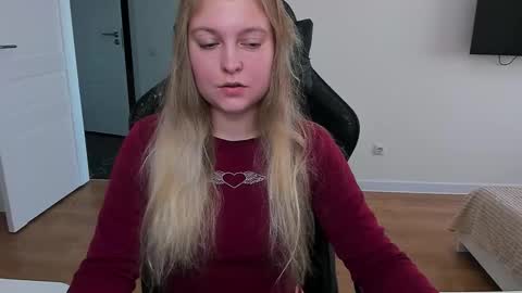 Snapshot of stacy_miraclee chatting on 09.09.25 Stacy online show from 09.09.25