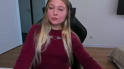 Snapshot of stacy_miraclee chatting on 09.23.25 Stacy online show from 09.23.25