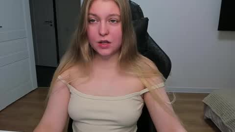 Snapshot of stacy_miraclee chatting on 11.06.25 Stacy online show from 11.06.25