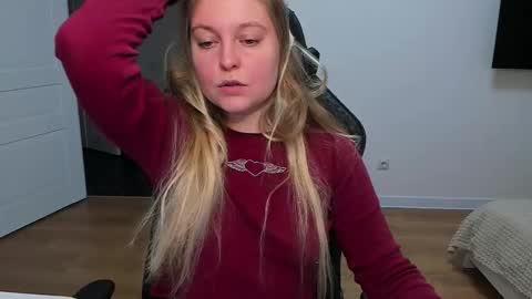 Snapshot of stacy_miraclee chatting on 11.13.25 Stacy online show from 11.13.25