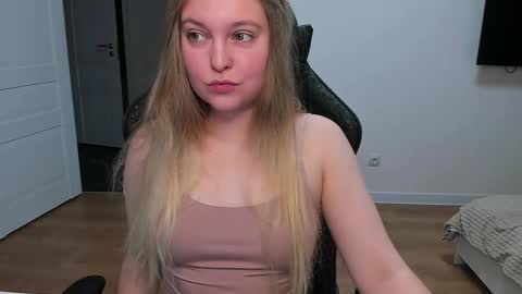 Snapshot of stacy_miraclee chatting on 11.20.25 Stacy online show from 11.20.25