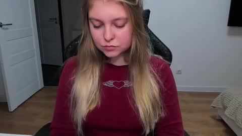 Snapshot of stacy_miraclee chatting on 11.25.25 Stacy online show from 11.25.25