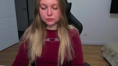 Snapshot of stacy_miraclee chatting on 12.16.25 Stacy online show from 12.16.25