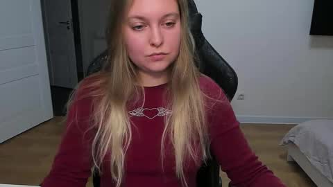 Snapshot of stacy_miraclee chatting on 12.17.25 Stacy online show from 12.17.25