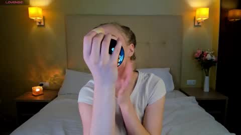 Stacy Mon Tue Wed Thu Fri Sun GMT GMT 3 1000am - 0400pm  online show from 11.16.25