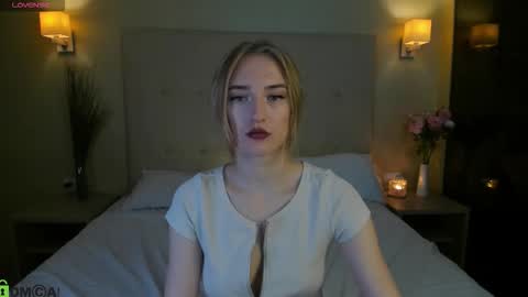 Stacy Mon Tue Wed Thu Fri Sun GMT GMT 3 1000am - 0400pm  online show from 12.17.25