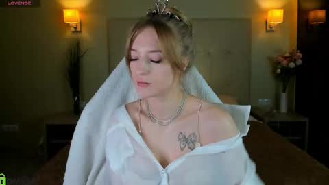 Stacy Mon Tue Wed Thu Fri Sun GMT GMT 3 1000am - 0400pm  online show from 02.20.26