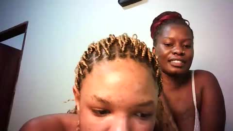 Snapshot of stacyweet chatting on 10.24.25 Stacysweet chocolate online show from 10.24.25