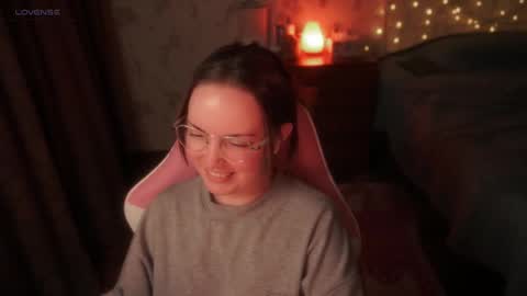 Snapshot of star_shopping chatting on 11.23.25 Alice online show from 11.23.25