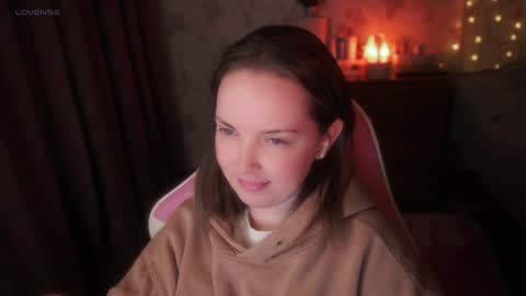 Snapshot of star_shopping chatting on 12.01.25 Alice online show from 12.01.25