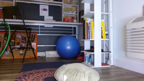 Snapshot of stara_dreams chatting on 12.19.24 Stara Winters online show from 12.19.24