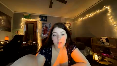 Snapshot of starlight09102 chatting on 12.02.24 Starlight online show from 12.02.24