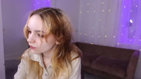 Snapshot of staymonica chatting on 10.08.25 MONICA online show from 10.08.25