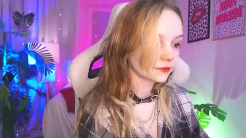 Snapshot of staymonica chatting on 10.14.25 MONICA online show from 10.14.25