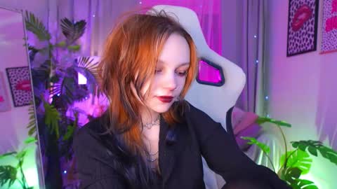 Snapshot of staymonica chatting on 10.21.25 MONICA online show from 10.21.25