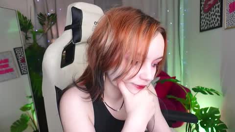 Snapshot of staymonica chatting on 10.26.25 MONICA online show from 10.26.25