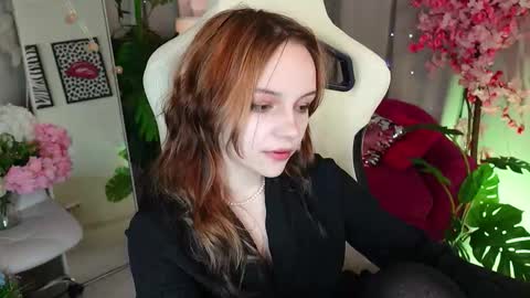 Snapshot of staymonica chatting on 11.08.25 MONICA online show from 11.08.25