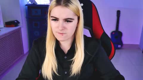 stef_nicks online show from 09.18.25