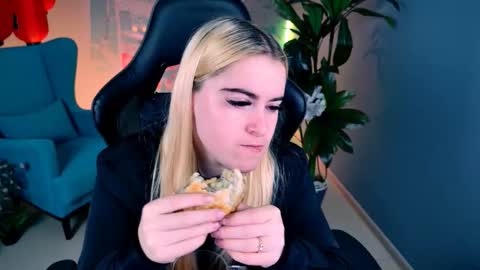 stef_nicks online show from 09.19.25