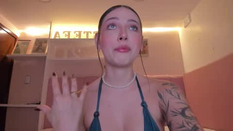 Stefa Gomez  online show from 09.18.25