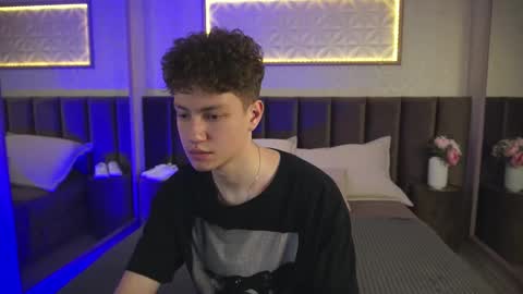 Esrefan online show from 03.18.26