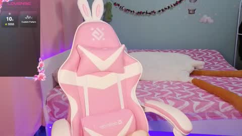 Snapshot of stefaniyaaa chatting on 09.27.25 stefa online show from 09.27.25