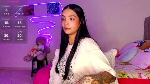 Im MiaIts my first day here  online show from 04.21.26