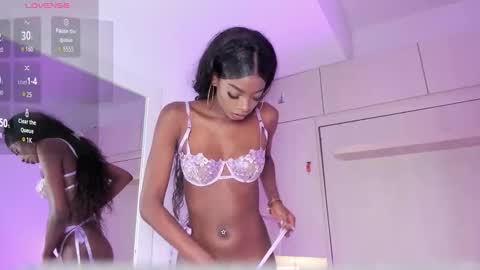 stefannyevans_ online show from 03.18.26