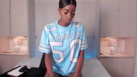 stefannyevans_ online show from 06.16.26
