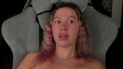 stefany_and_bettany online show from 04.29.26