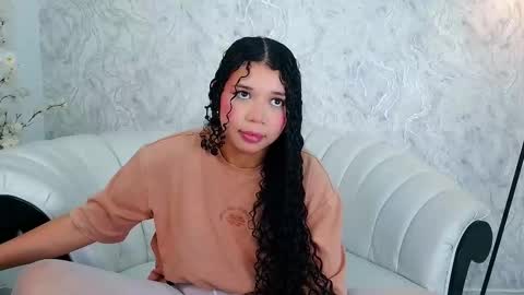 Stefany Gomez  online show from 12.14.25