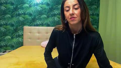 Snapshot of stella_john chatting on 12.05.24 Stella John online show from 12.05.24