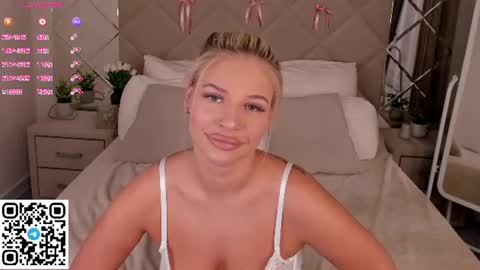 Stella Leee online show from 07.22.26