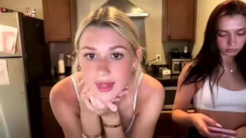 Stella Rose online show from 04.30.26