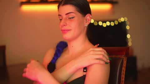 Stella online show from 12.29.24