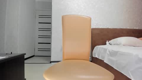 stella_walters online show from 10.10.25