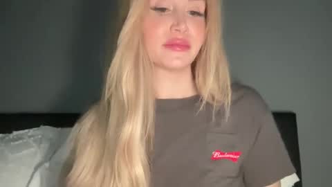 Snapshot of stellacummings chatting on 12.30.24 Stella Bella online show from 12.30.24