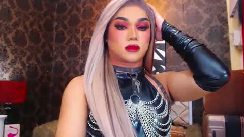 CALL ME STELLA online show from 02.09.25