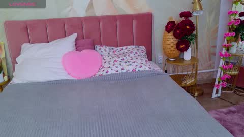 Stella 3 online show from 11.26.25