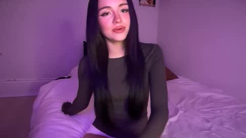 Snapshot of stellapearl chatting on 12.05.25 stellapearl online show from 12.05.25