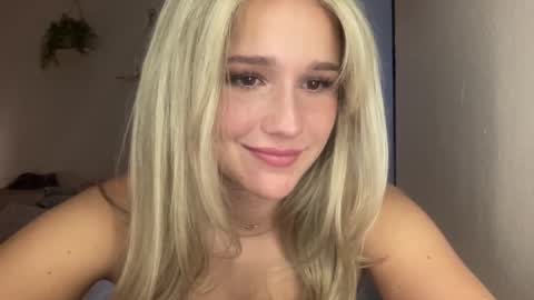 Snapshot of stellaraexox chatting on 01.22.25 stellaraexox online show from 01.22.25