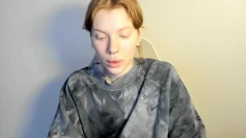 Snapshot of stellaswen chatting on 12.18.25 S T E L L A online show from 12.18.25