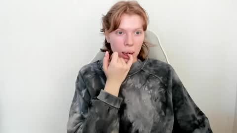 Snapshot of stellaswen chatting on 03.11.26 S T E L L A online show from 03.11.26