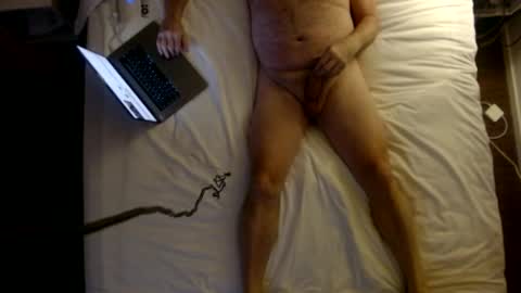 Snapshot of stensurfarn chatting on 03.11.25 stensurfarn online show from 03.11.25