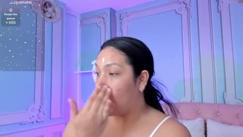 Snapshot of stephania_diamond chatting on 01.18.25         online show from 01.18.25