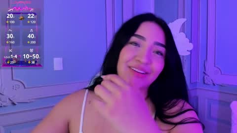 Snapshot of stephania_diamond chatting on 02.02.25         online show from 02.02.25