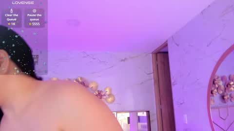 Snapshot of stephania_diamond chatting on 03.05.25         online show from 03.05.25