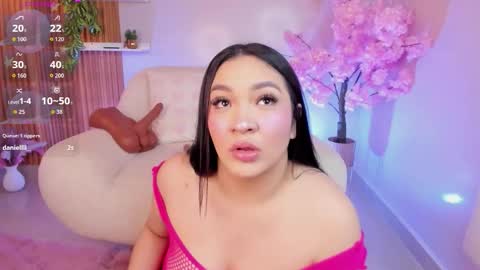 Snapshot of stephania_diamond chatting on 09.20.25         online show from 09.20.25