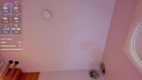 Snapshot of stephania_diamond chatting on 09.27.25         online show from 09.27.25