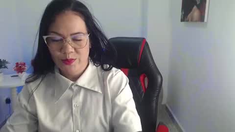 Snapshot of stephania_evanss chatting on 10.14.25 Stefania  online show from 10.14.25